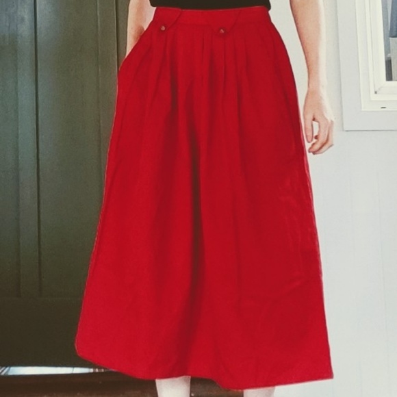 Meet your Posher, Tiffany - Picture 1 of 2